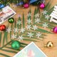 thumbnail image 4 of 200 piezas 3 cm árbol de Navidad plástico blanco copos de nieve fiesta decoración de escritorio para el hogar Tmvgtek Oficina Multiescena Multifunción, 4 of 6