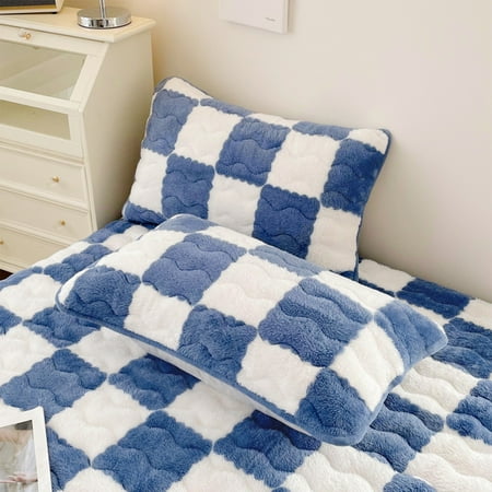 Pair of Flannel Pillowcases Soft Milk Velvet Bedding Set with Button Closure Easy Care for Cozy Winter Nights(Blue)