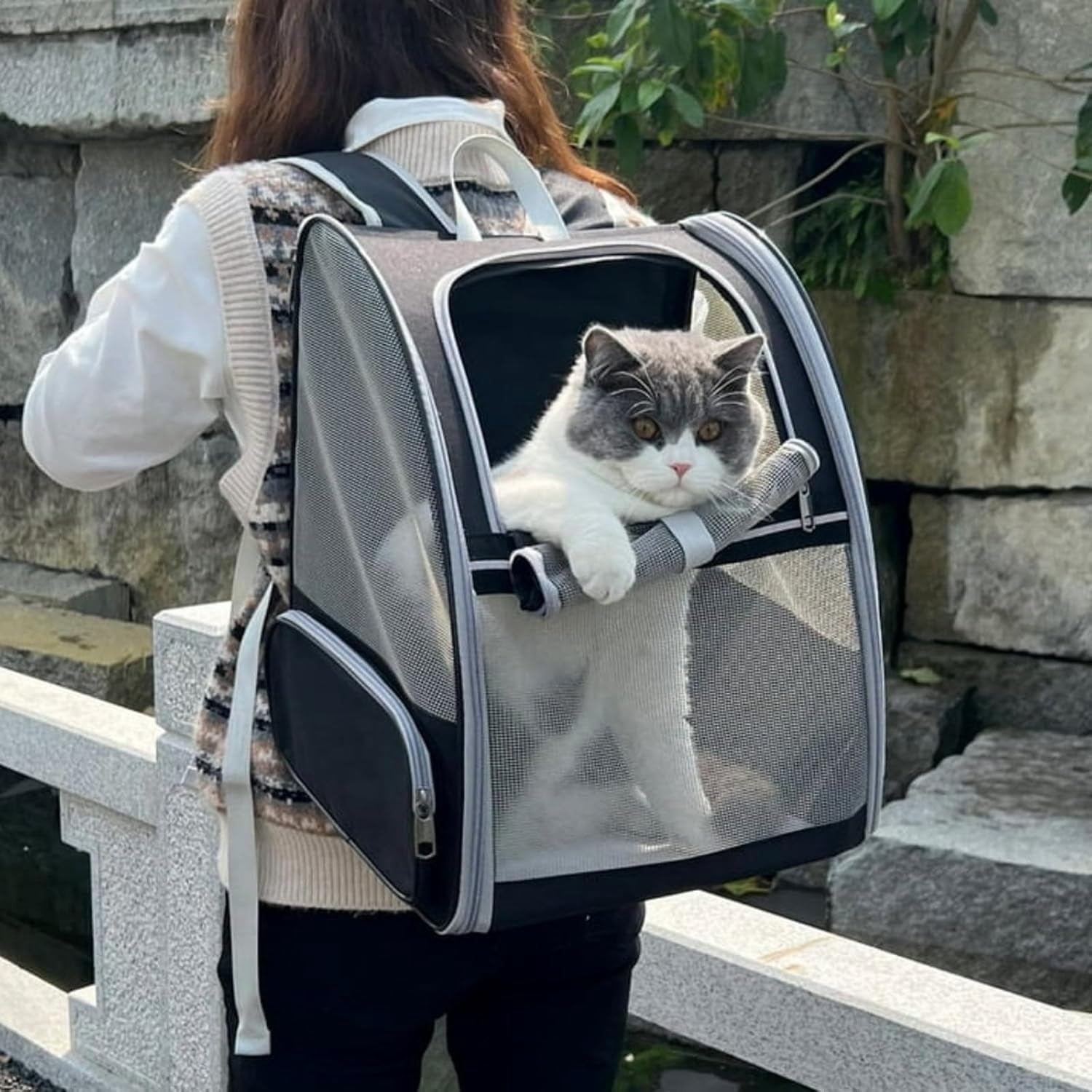 Expandable Pet Carrier Backpack for Cats & Small Dogs – Airline Approved, Breathable Mesh Design, Foldable Travel Bag for Hiking, Camping & Daily Use