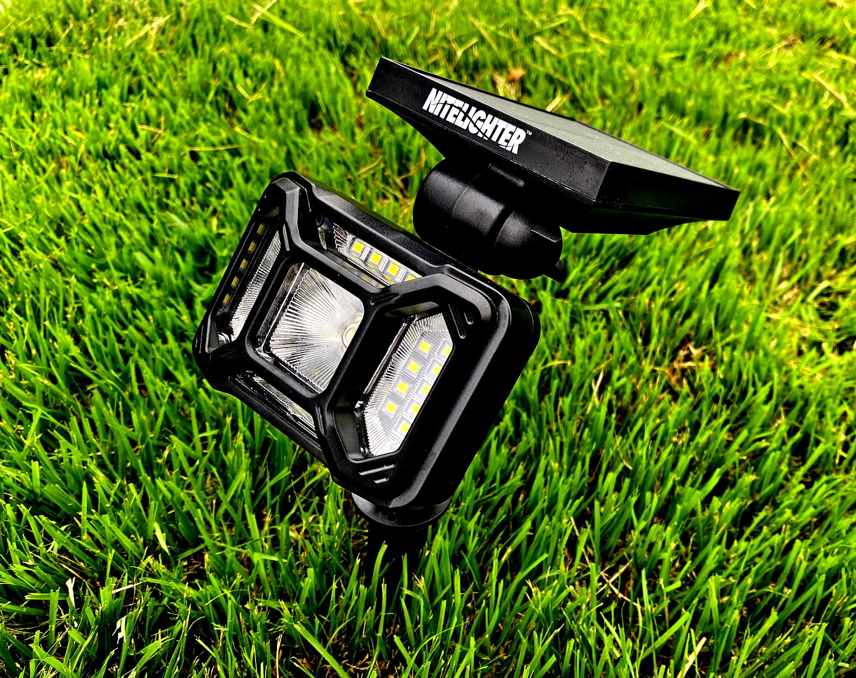 Nitelighter: Dusk to Dawn Solar-Powered, Cool White Landscape or Area Spotlight – 2 Pack