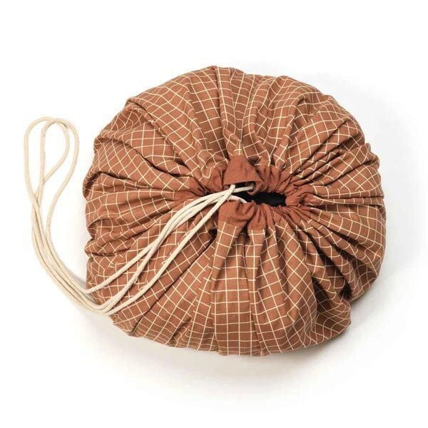 Play & Go - Motif Grille Marron Intemporel - Tapis de Jeu 3-en-1 - Sac de Rangement et Sac à Couches - Fabriqué en Coton Bio - Diamètre 140 cm - Convient aux Nouveau-nés et Tout-petits - Facile à Tran