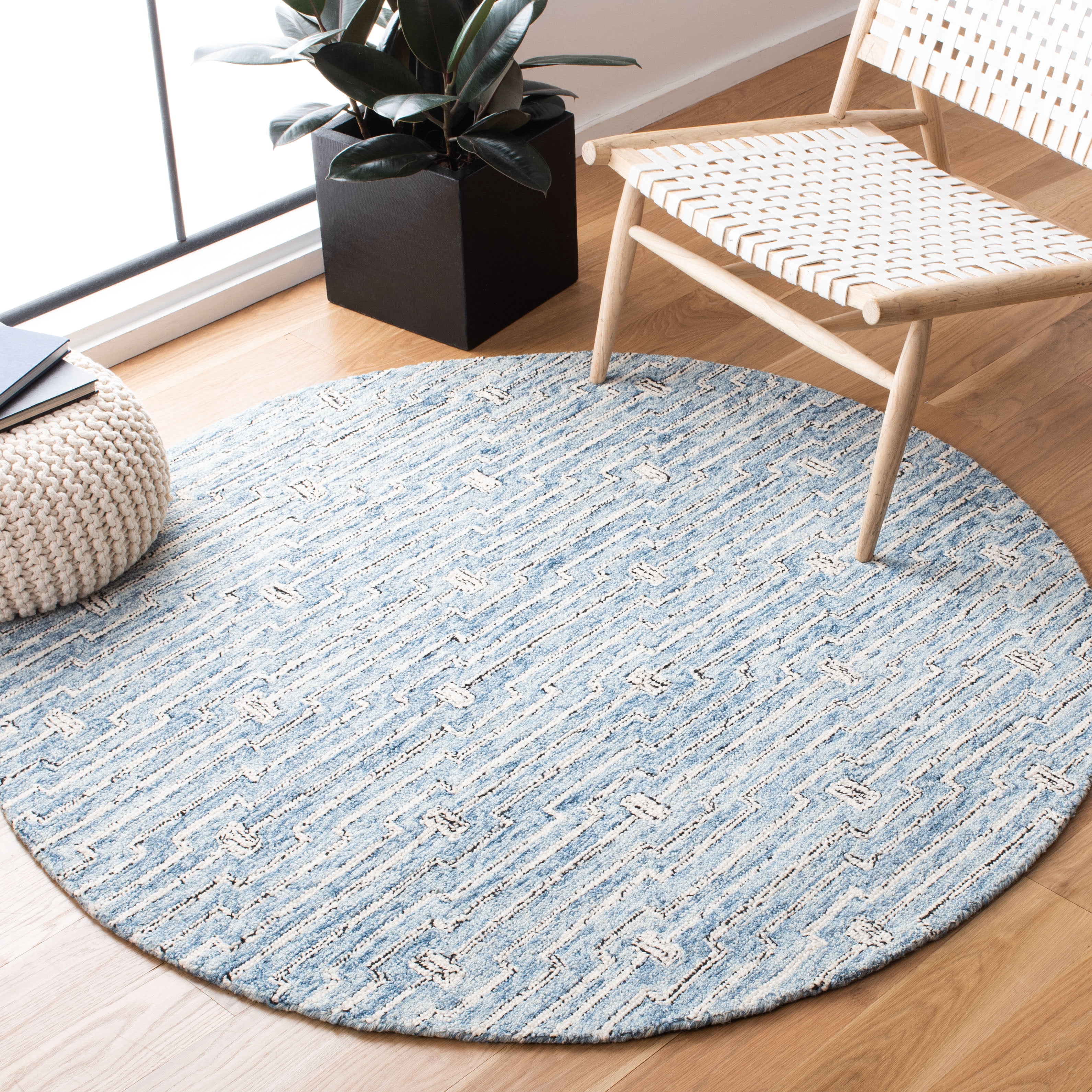 SAFAVIEH Micro-Loop Aspen Geometric Area Rug, Light Blue/Ivory, 5' x 5' Round