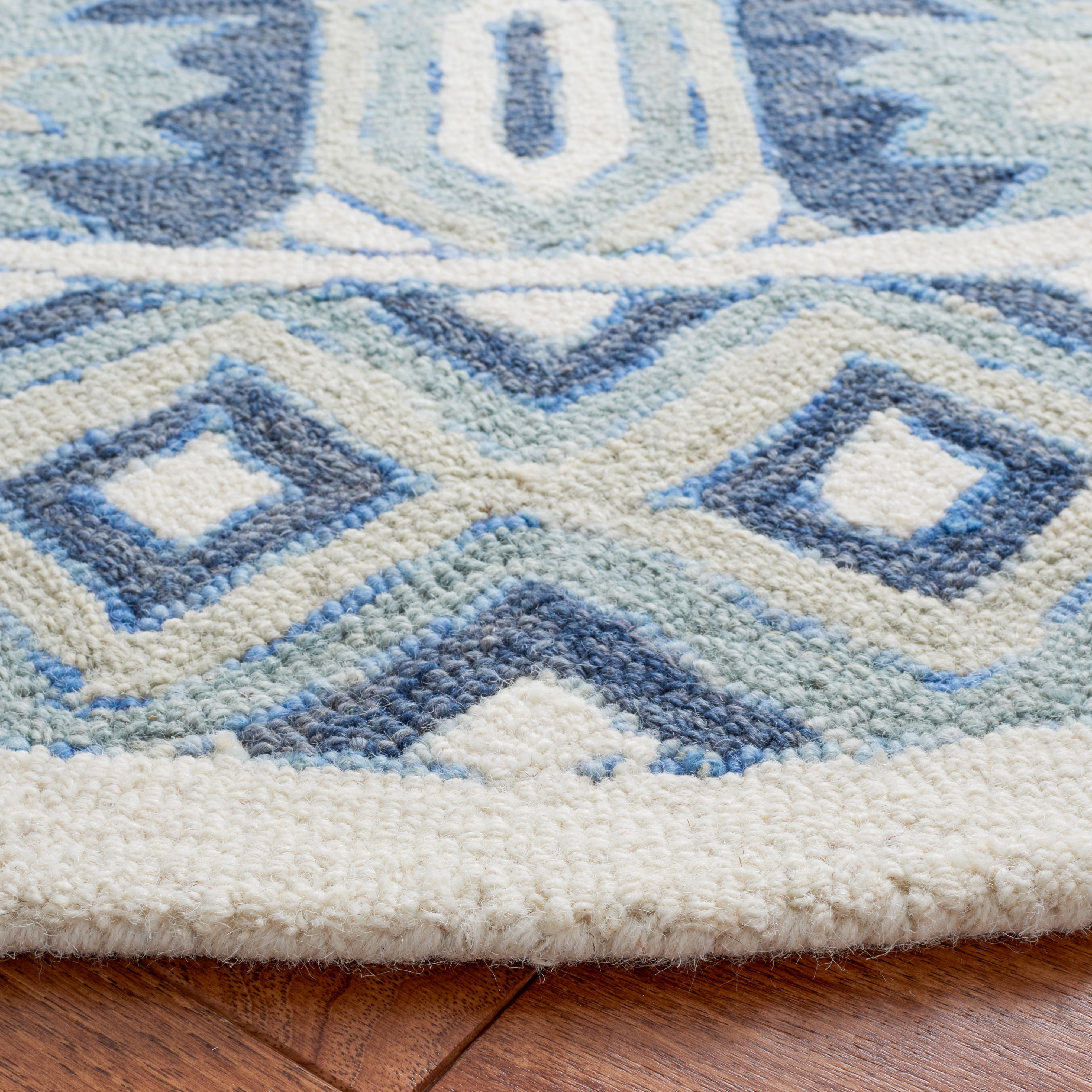 SAFAVIEH Metro Dederick Medallion Area Rug, Blue/Ivory, 6' x 6' Round