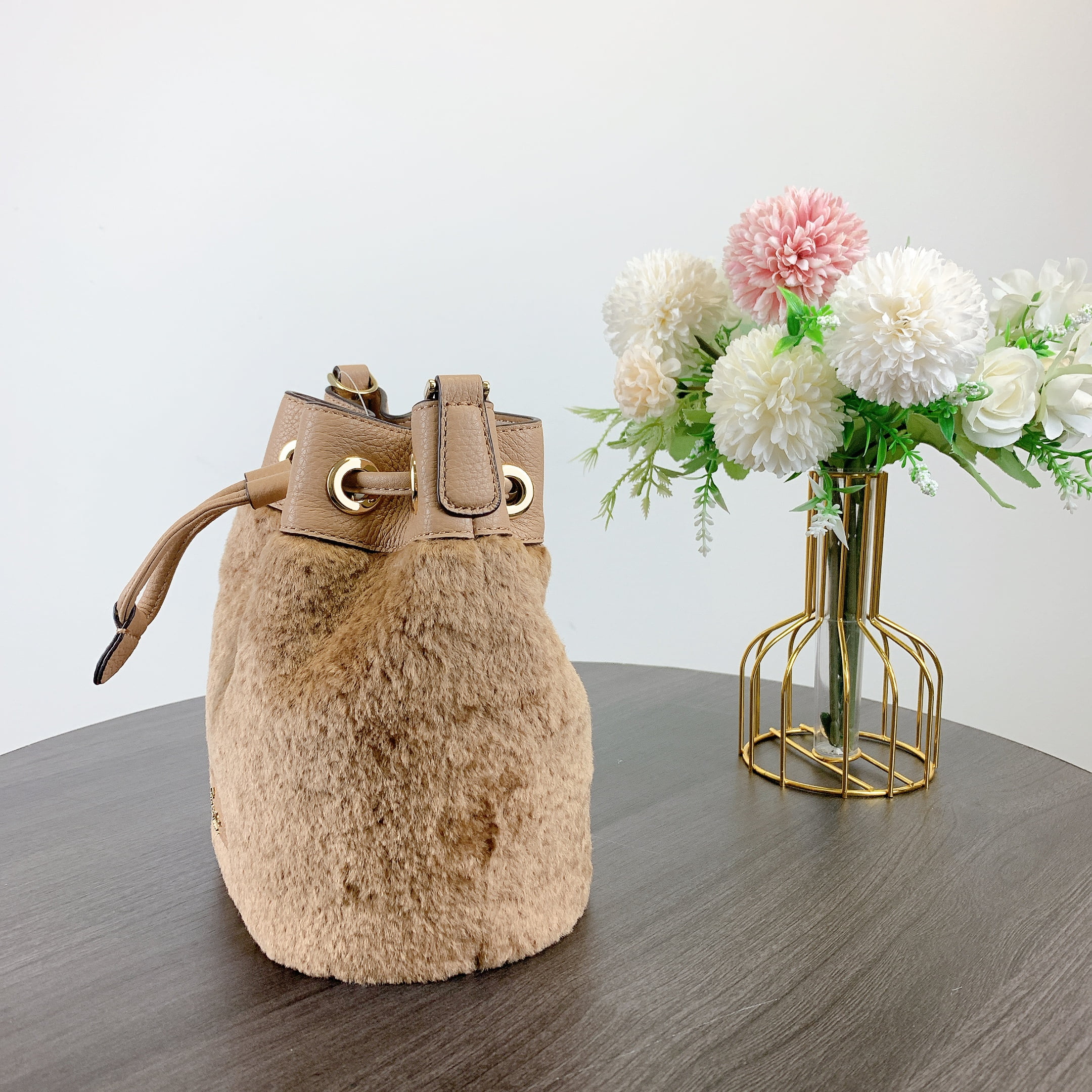 【kate spade】Rosie Faux Shearling Satchel 2WAY ミニポーチ付 kate spade】Rosie Faux Shearling Satchel 2WAY ミニポーチ付