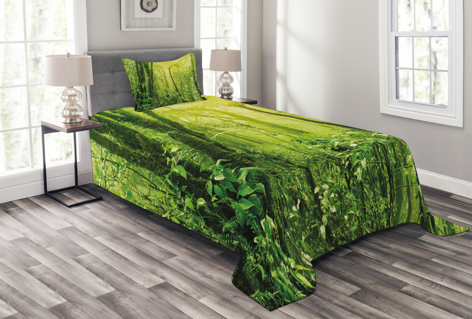 Green Bedspread Set, Tropical Amazon Wildlife Nature Forest with