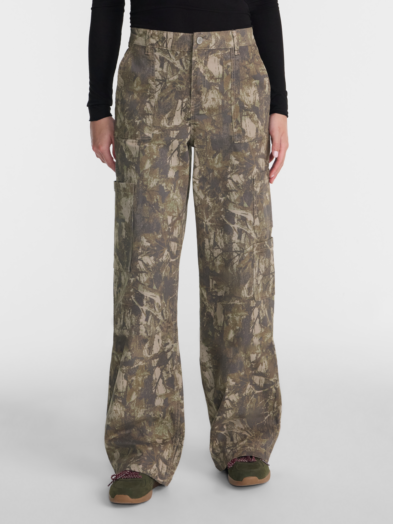 No Boundaries Women's Wide Leg Cargo Pants