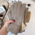 thumbnail image 5 of Guantes de punto de invierno para mujer, bonitos guantes de lana cálidos de color caramelo con agujeros para estudiantes, de color sólido, para otoño e invierno, 5 of 5