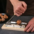 thumbnail image 3 of Máquina desgranadora de nueces de escritorio, herramienta para cascanueces de nueces de alta resistencia con mango de madera y Base para cocina, alicate para nueces, 3 of 5