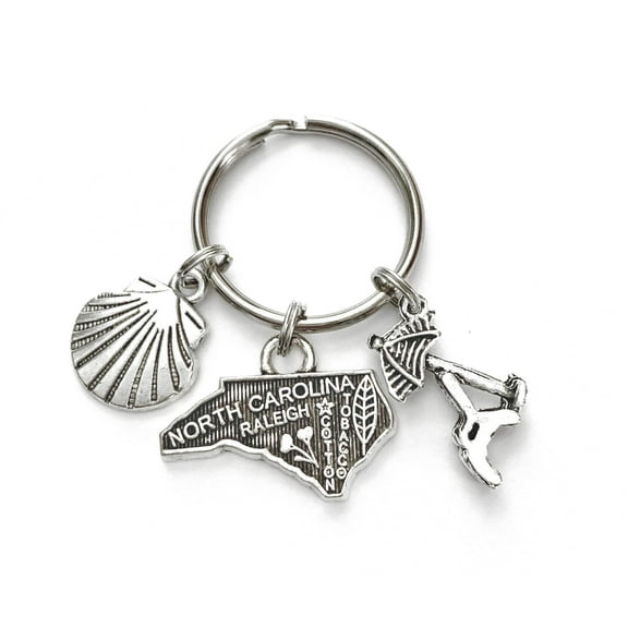 North Carolina Beach themed keychain. Seashell, North Carolina, and Beach Chair with Umbrella. Beach House Hostess Gift. Vacation House Key.