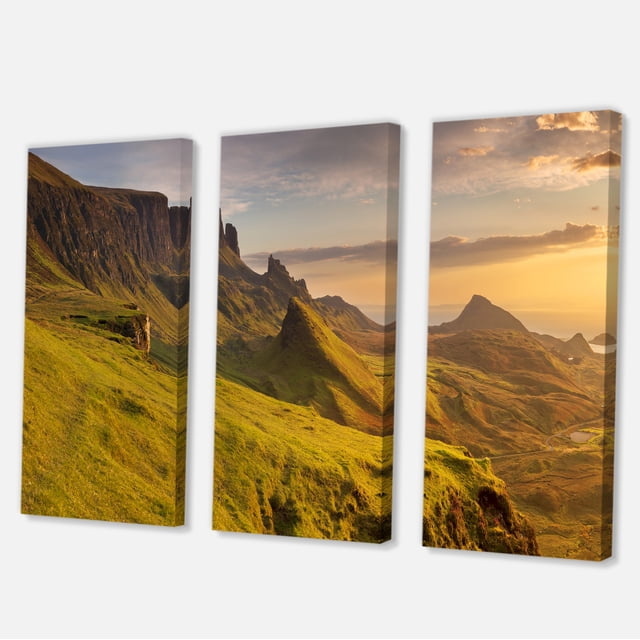 Designart - Sunrise at Quiraing Scotland - Landscape Canvas Art Print