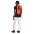 thumbnail image 4 of Mochila Hombre THE NORTH FACE Basin 18 Retro Naranja/Bronce Oxidado, 4 of 5