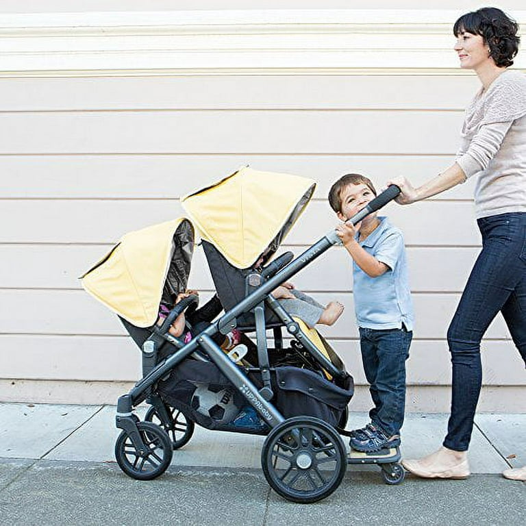 Traveling With the UppaBaby Vista Stroller - Glass of Glam