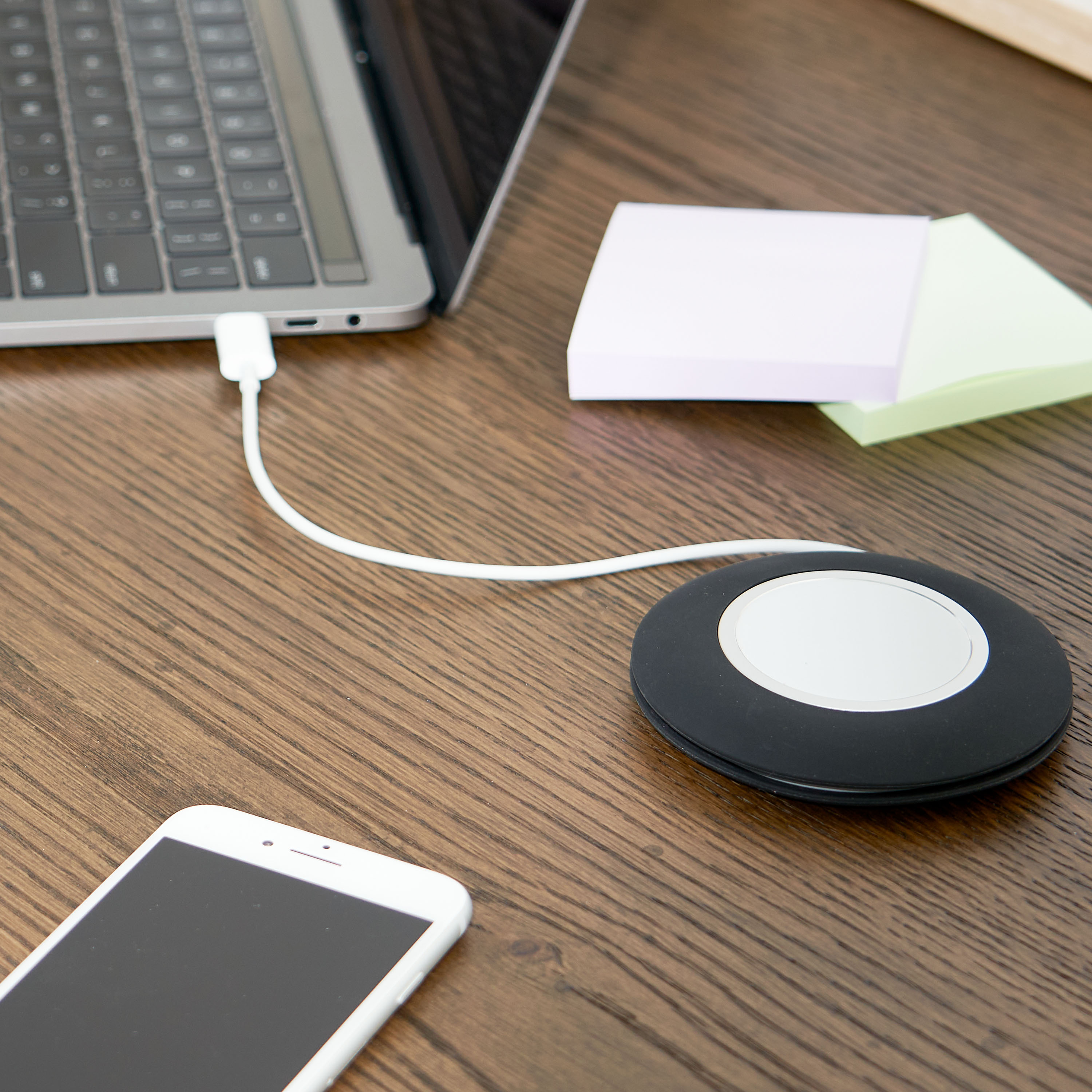Soporte de silicona onn para cargador MagSafe con gestión de cables, negro 3