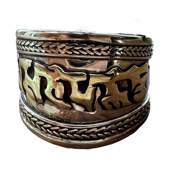 Anillo Tradicional Tibetano de Cobre y Latón con Mantra