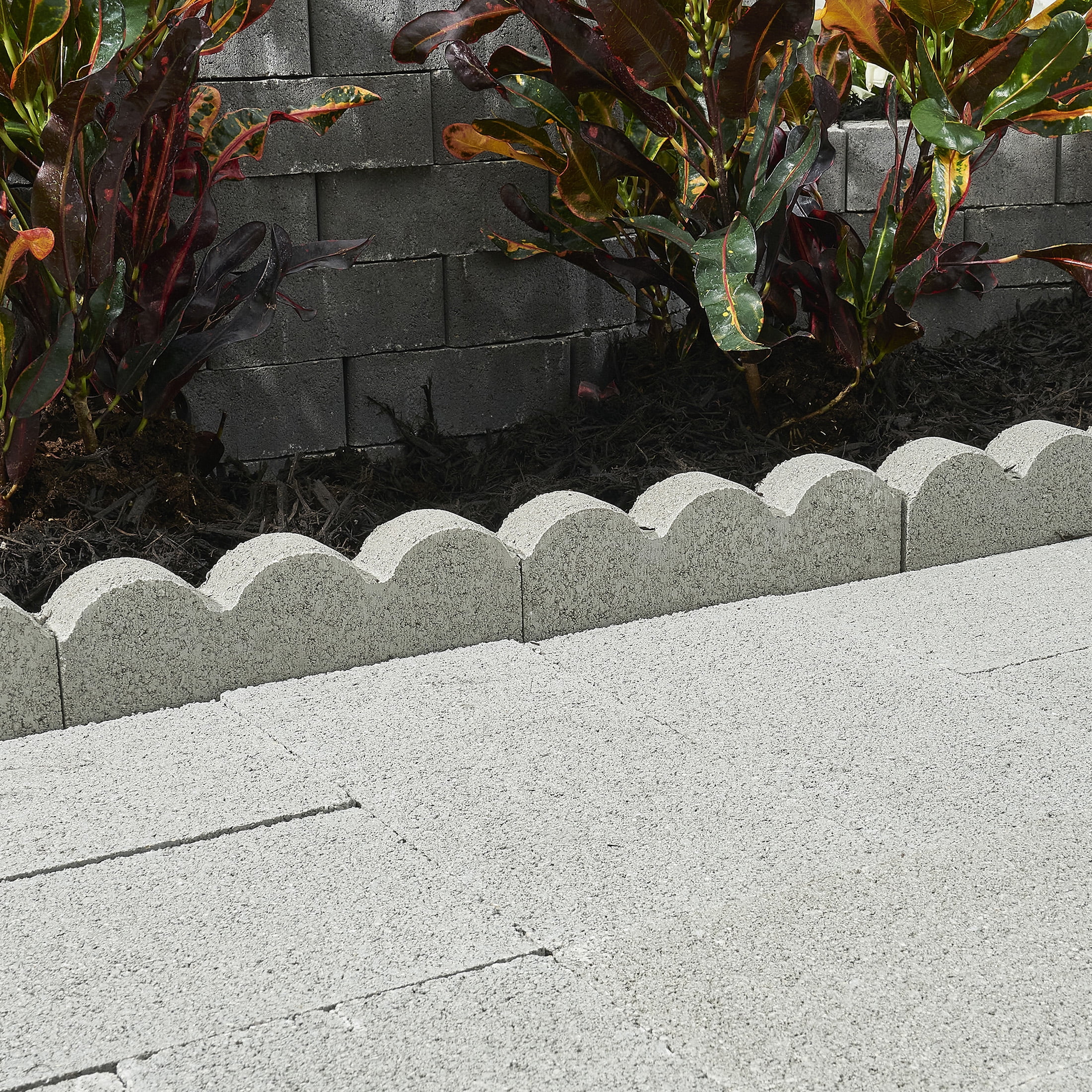 Pavestone 12" Straight Scallop Pewter (Grey) Concrete Edger