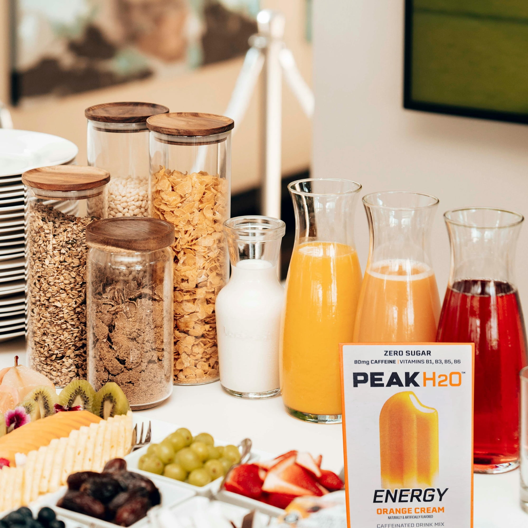 Peak H20 Orange Cream Energy Drink Mix 2 Boxes 12 Total Servings, Zero Sugar Low Calorie Caffeinated Beverage Packets for Sports Gym Workout with Snoep in Beperkte Oplage