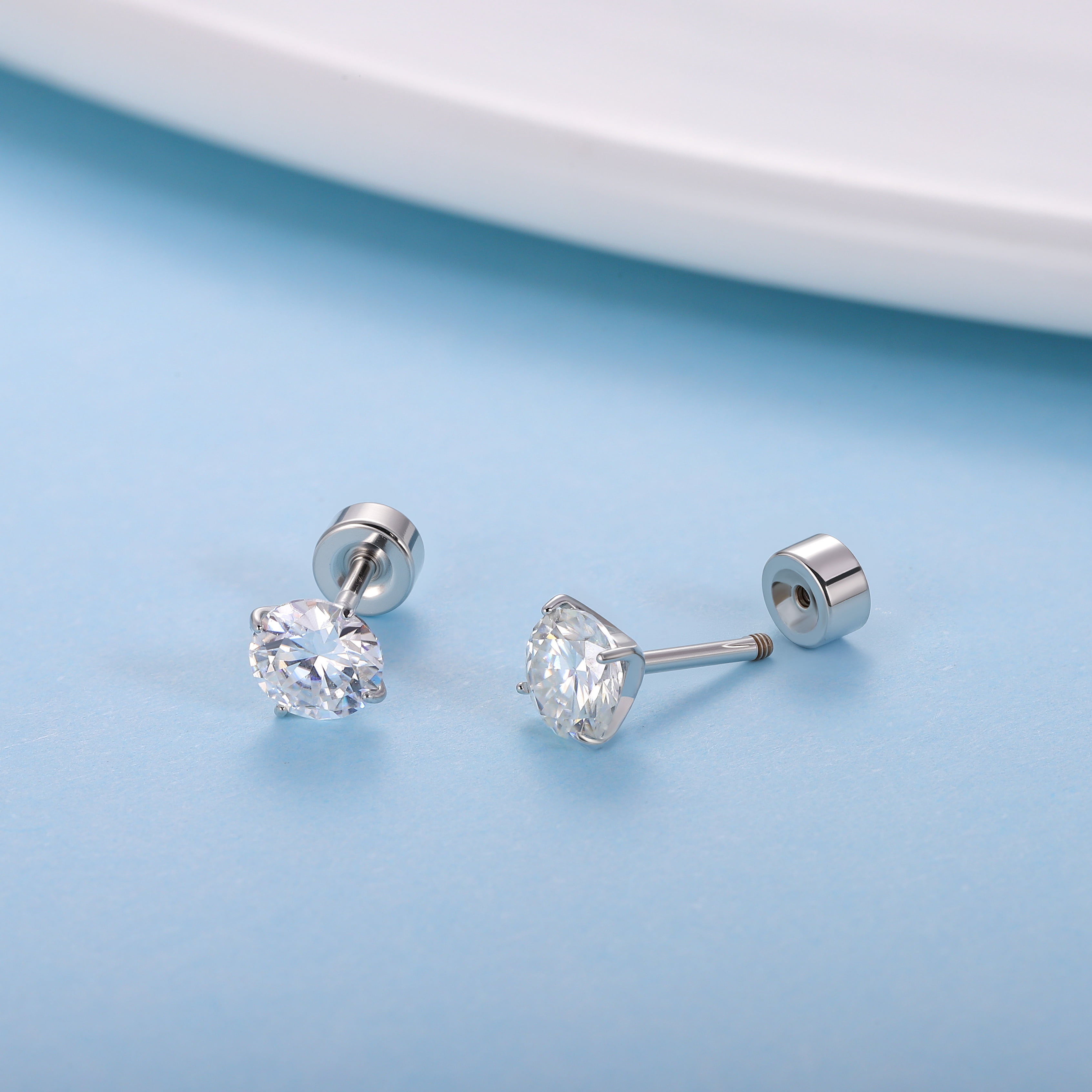 Moissanite Stud Earrings, Implant-Grade Titanium Screw-Back, Single Diamond Design, Unisex, Sparkling, Ideal for New Piercings,6mm