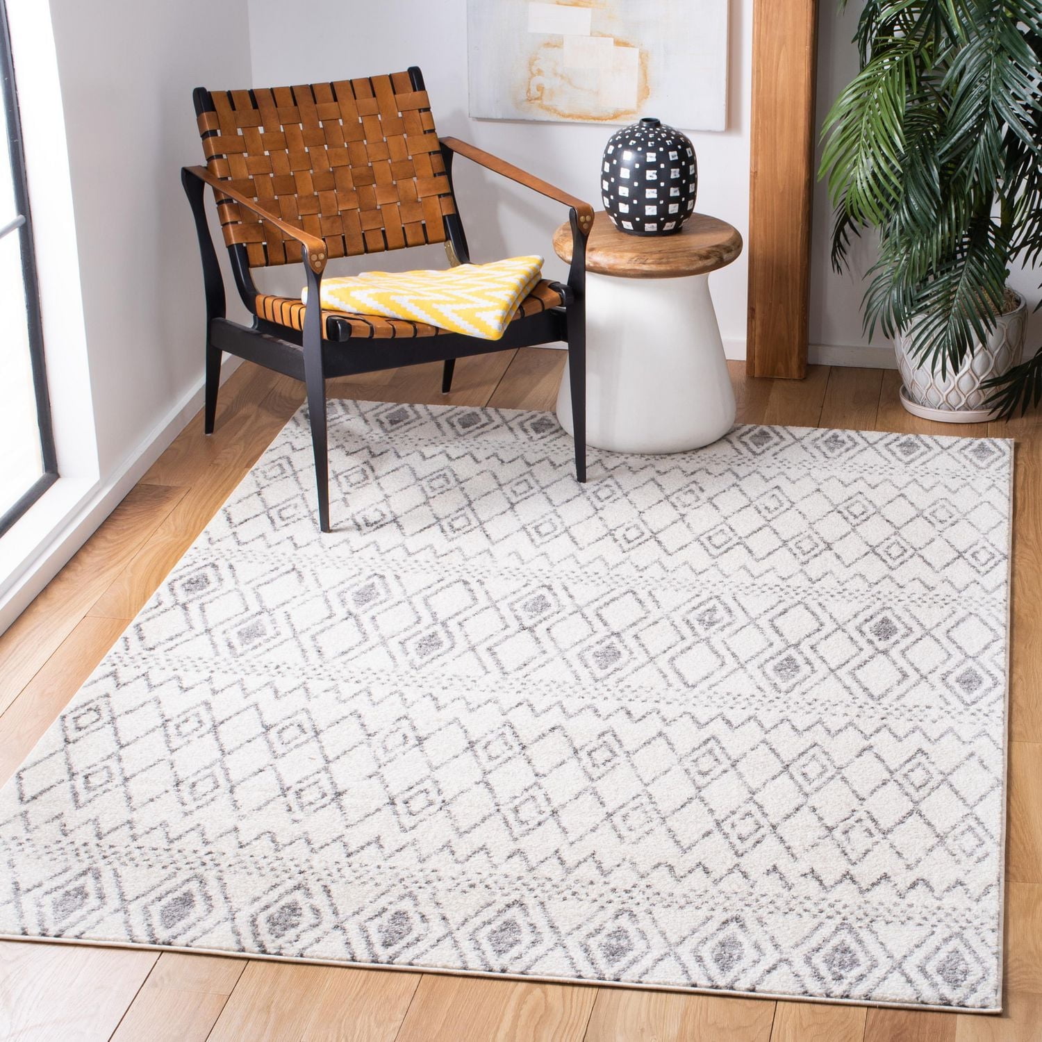SAFAVIEH Tulum Delice Distressed Geometric Area Rug