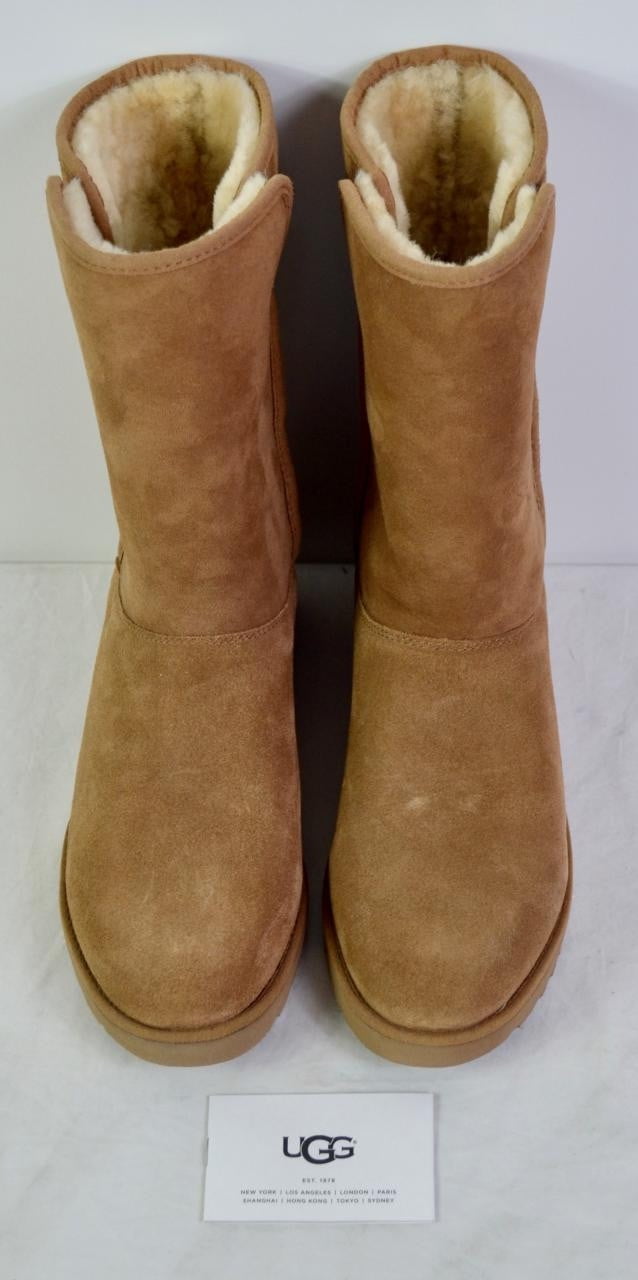 ugg amie size 10