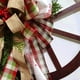 thumbnail image 5 of Guirnalda de rueda de carreta roja de Navidad Guirnalda de coronas de invierno con pinos y bayas, 5 of 6