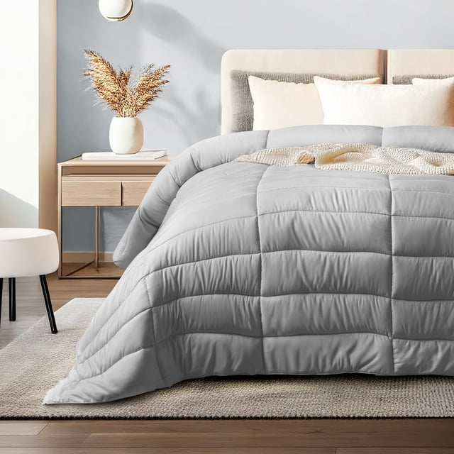 Dreamlab Edredón Acolchado para Toda Estación. Relleno de Microfibras Recubiertas con Gel. Lavado a Máquina. Usar como Edredón o con Funda Duvet. Hipoalergénico. (Gris Claro, Individual 162cm x 223cm)