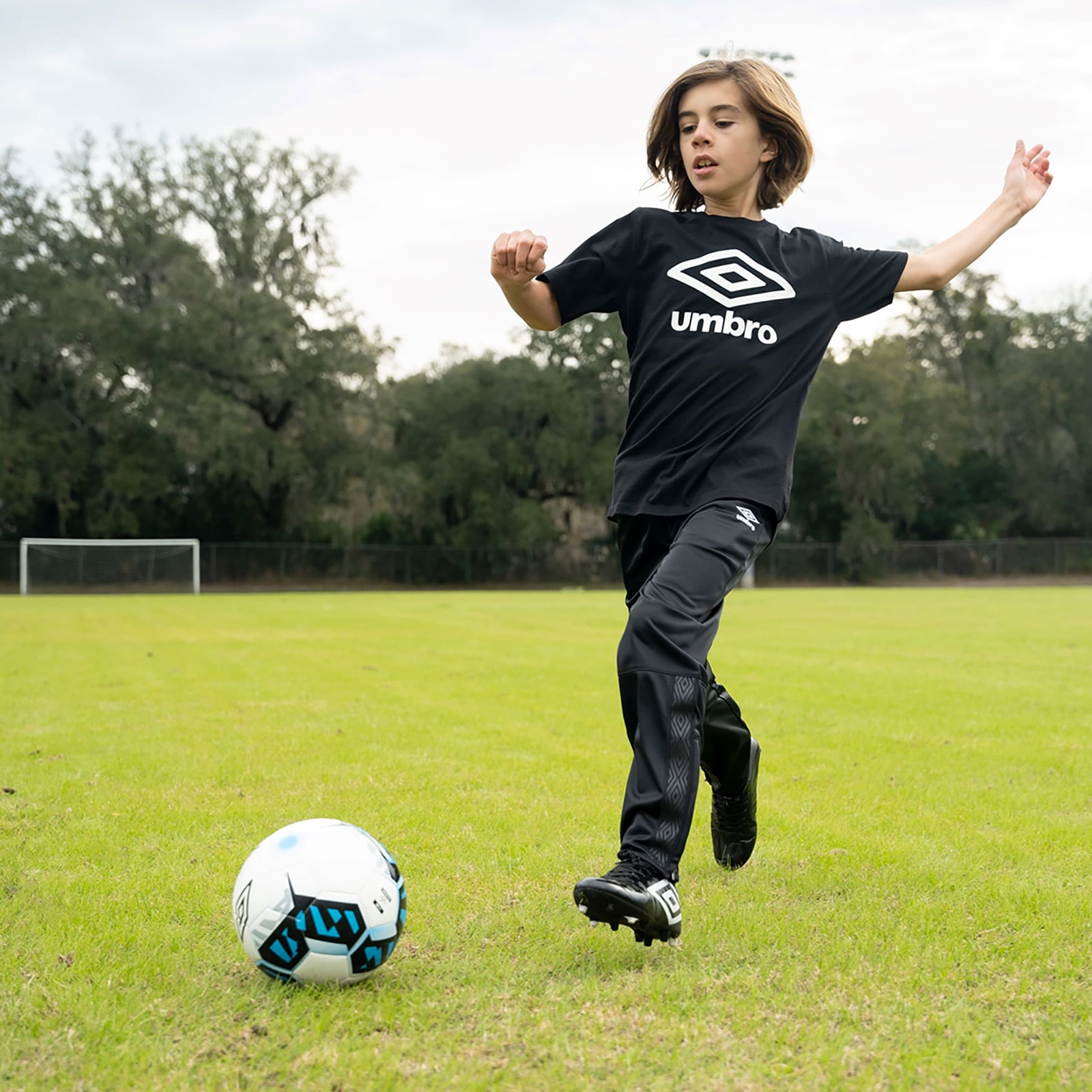 Umbro Neo Size 5 Soccer Ball for Kids 13 Years and Up, Blue