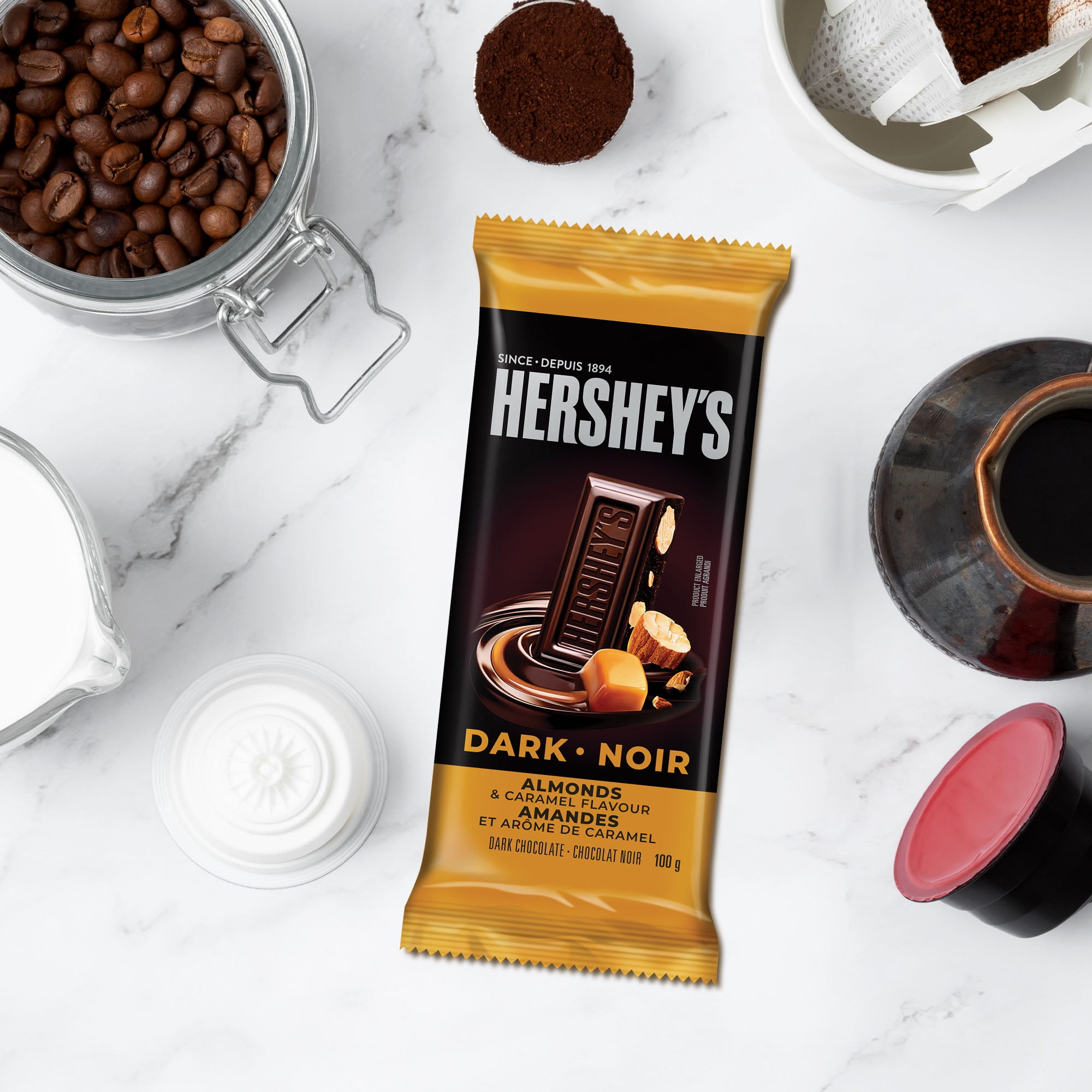 HERSHEY'S Signature Dark Almonds & Caramel Bar 100g