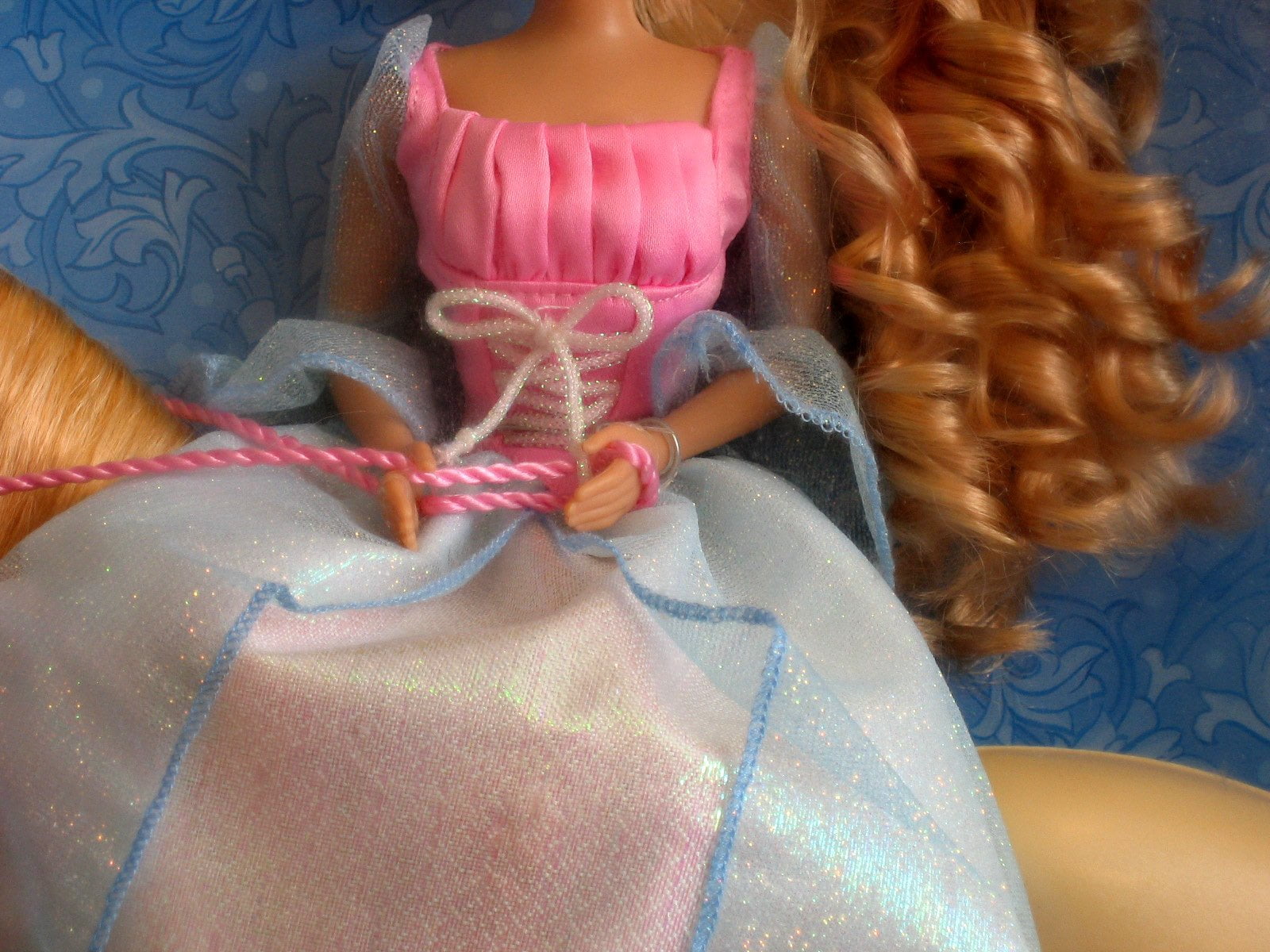 Barbie Renaissance Rose Giftset - Barbie Doll & Horse (2000)