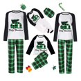 thumbnail image 1 of Pijama familiar a juego con gorro de Navidad, Conjunto de pijama verde, Feliz Navidad, 2022, 1 of 3