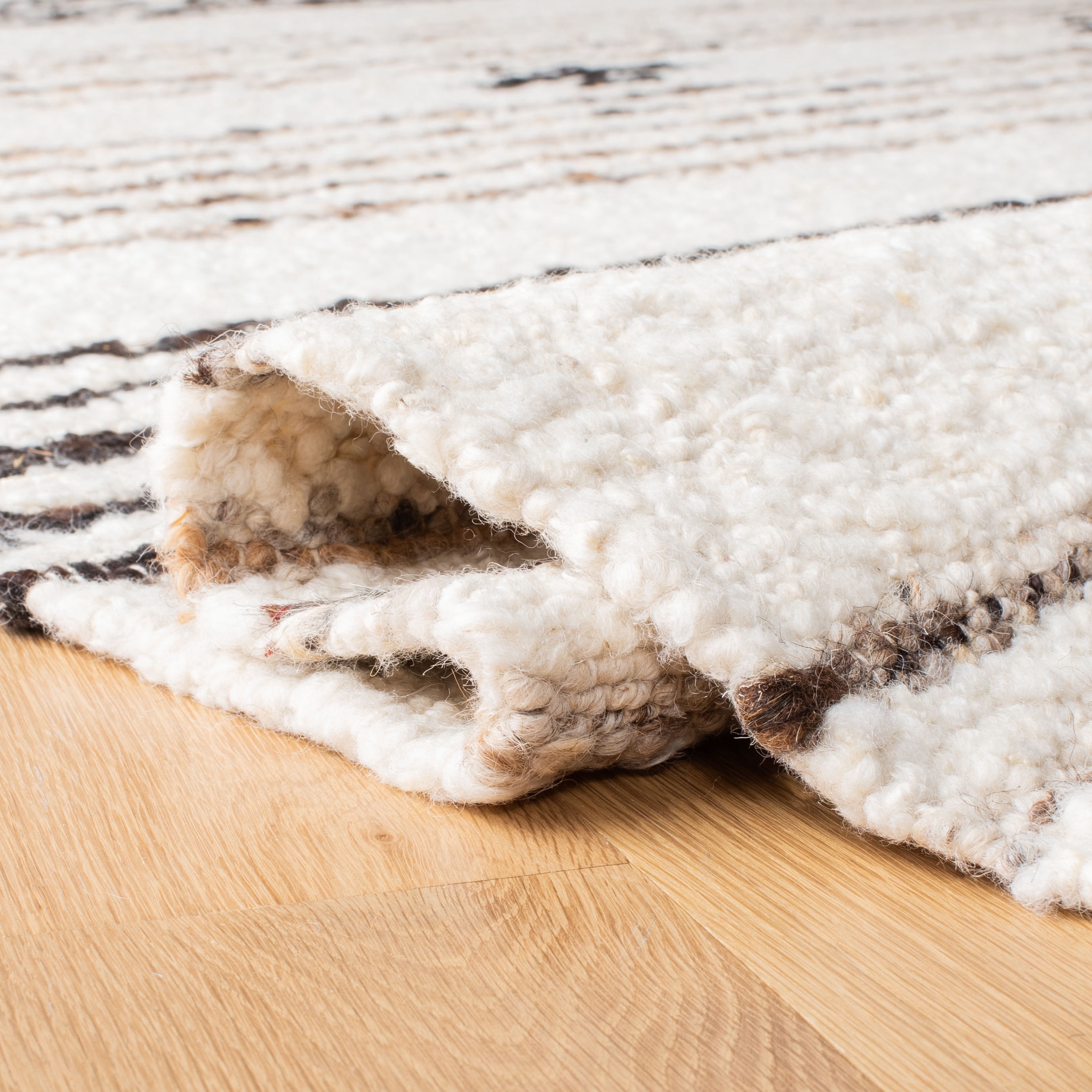 SAFAVIEH Natura Kyle Striped Area Rug, Black/Ivory, 2' x 3'