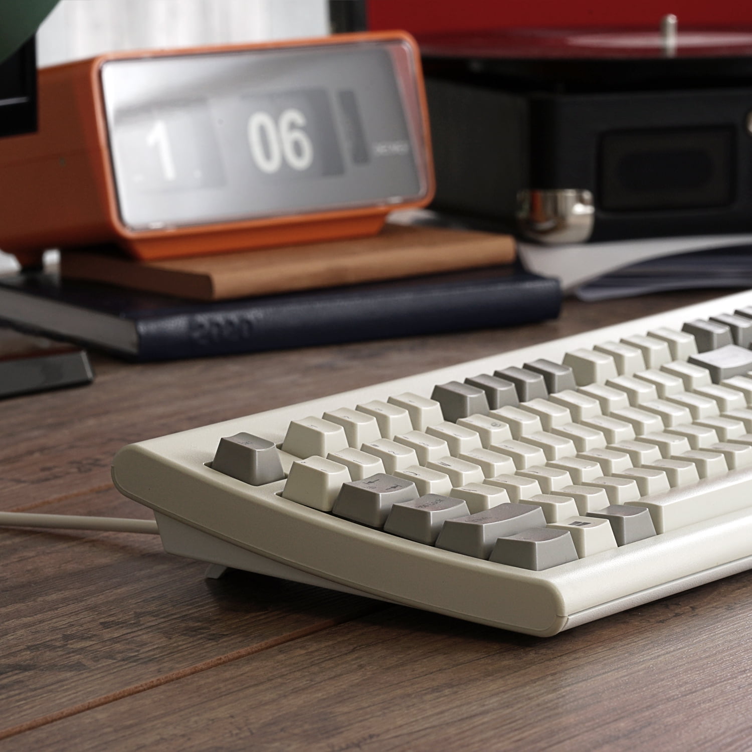 Perixx Periboard-106M, Wired Performance Full-Size USB Computer Keyboard, Curved Ergonomic Keys, Classic Retro