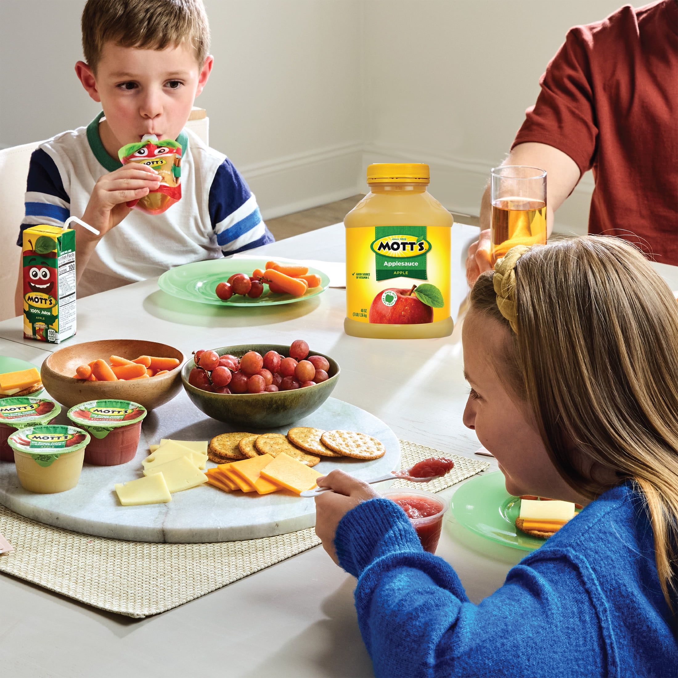 Mott's Applesauce, 48 Ounce Jar