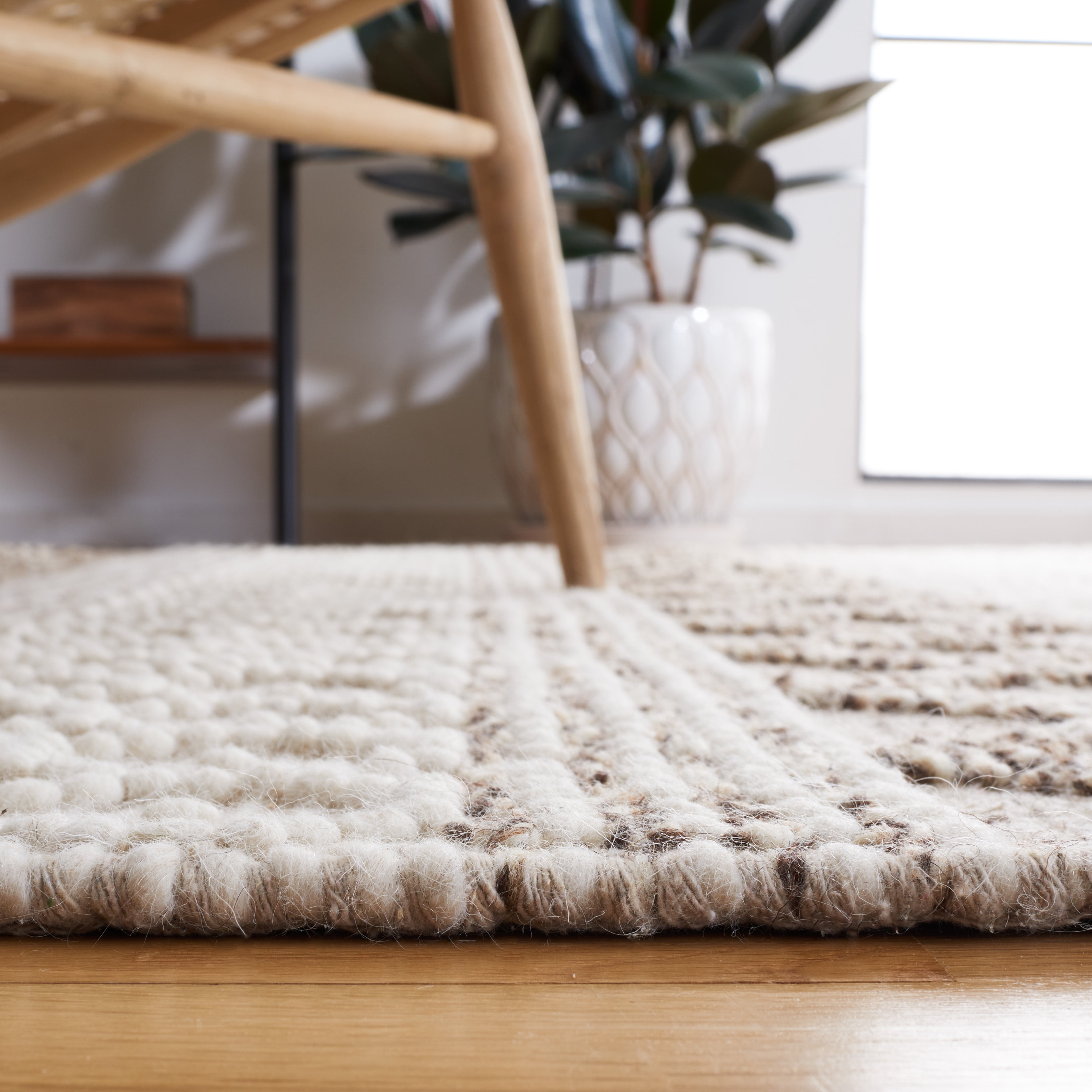 SAFAVIEH Natura Siofra Geometric Striped Area Rug, Ivory/Brown, 3' x 5'