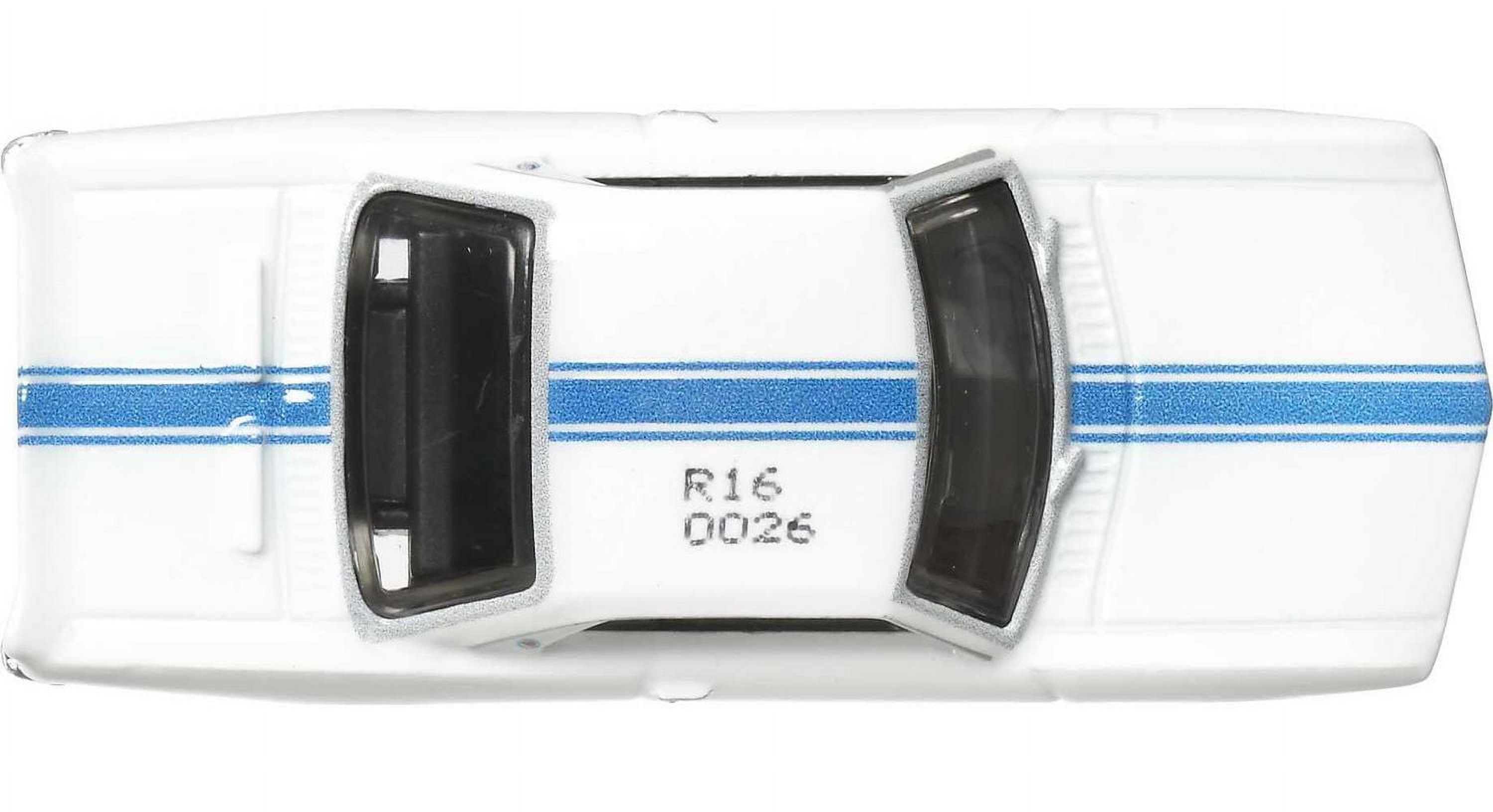 Hot Wheels Car Culture Circuit Legends Chevrolet Corvair Yenko Stinger1966 Vehicle For 3 Kids Years Old & Up, Premium Collection of 1:64 Scale