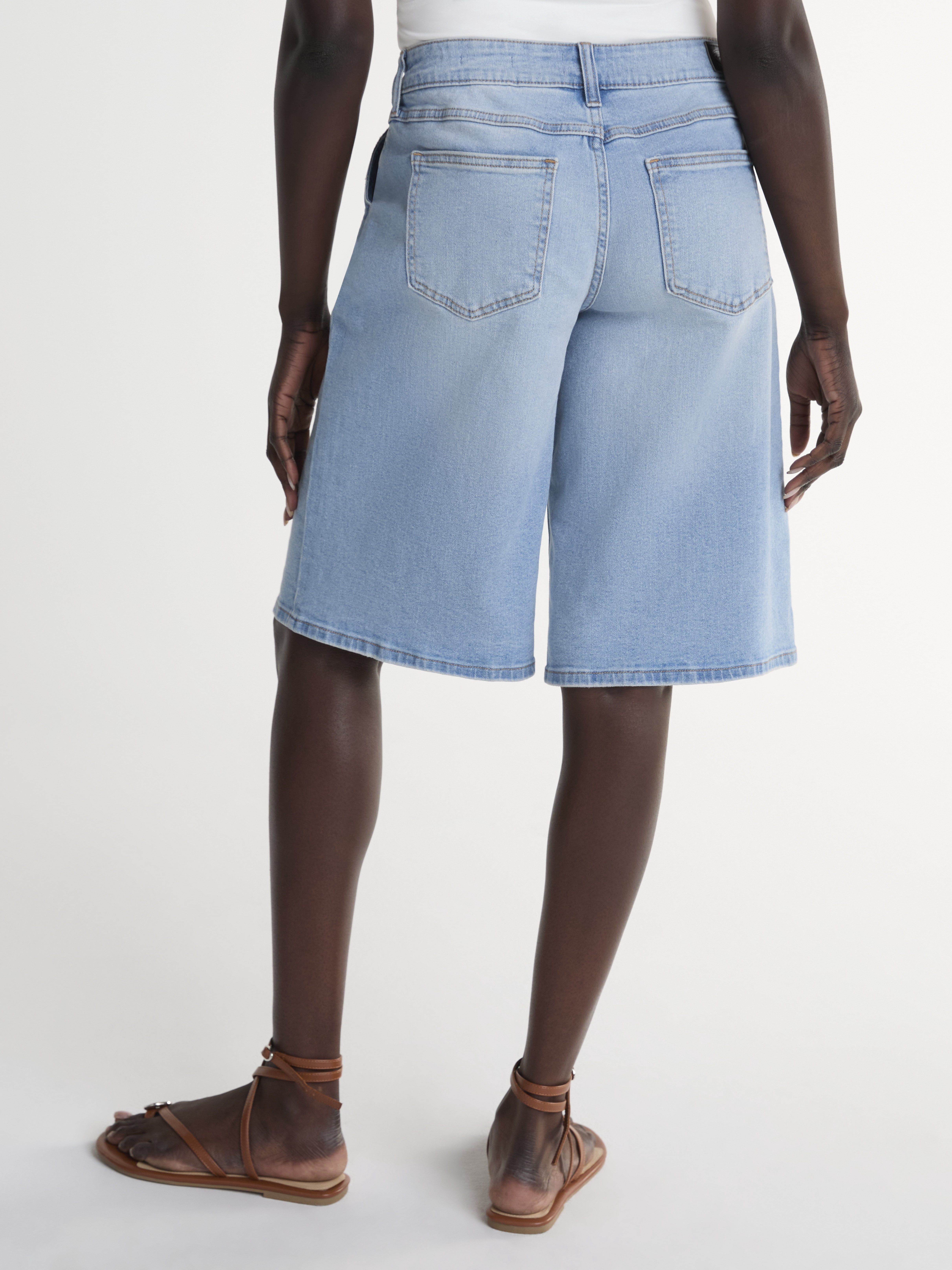 Scoop Women’s and Women’s Plus Denim Bermuda Shorts, Sizes 0-28 Plus
