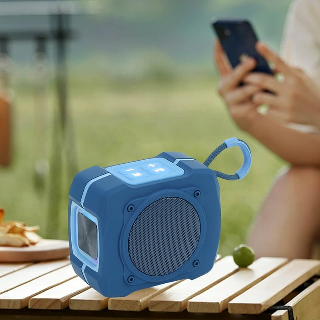 Puede hacer llamadas Barra de luz portátil Inalámbrica Se puede insertar en tarjetas Altavoz Bluetooth de baja latencia y baja frecuencia Altavoces Bluetooth
