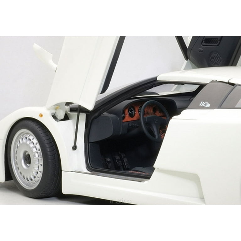 Bugatti EB110 GT White 1/18 Diecast Model Car by Autoart