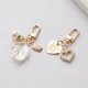 thumbnail image 2 of LLavero de colgante de concha de corazón para mujer y niña, etiqueta de letra elegante a la moda, llavero de perlas de imitación, llavero colgante para bolso Tan Jianjun unisex, 2 of 2