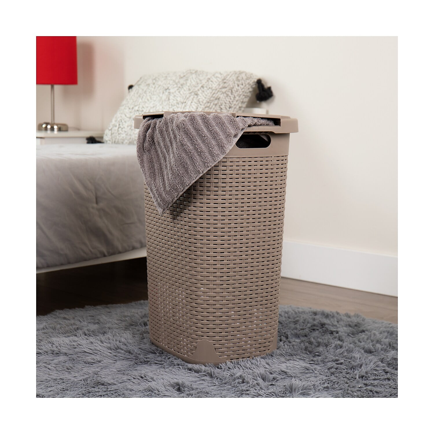 Mind Reader 60L Slim Laundry Hamper Clothes Basket, Lid, Plastic, 17.65"L x 13.75"W x 24.15"H, Tan