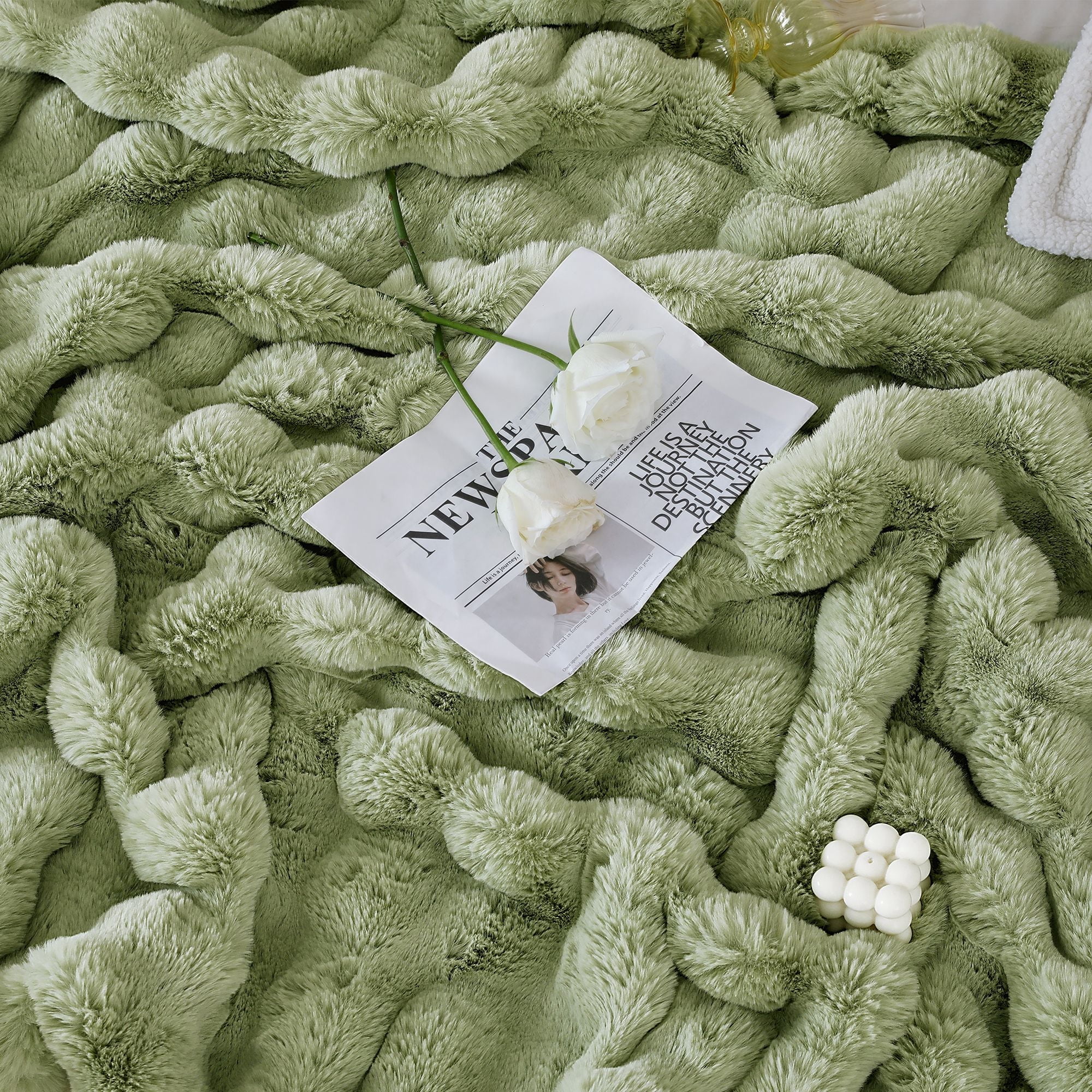 PatPat Throw Blanket for Couch Bed Fleece Plush Fuzzy Faux Fur Home Room Decoration Gift Bubble Soft Green Throws Blankets 50" x 60"