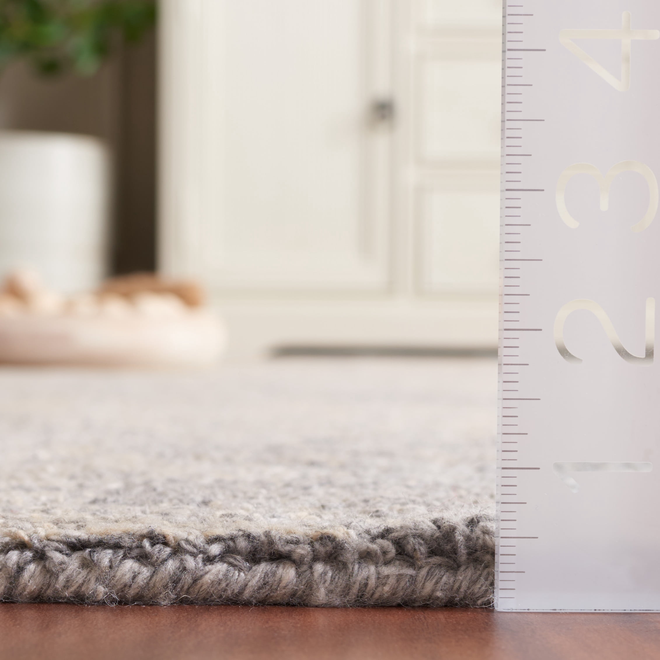 SAFAVIEH Abstract Gloria Geometric Area Rug, Beige/Gray, 6' x 9'