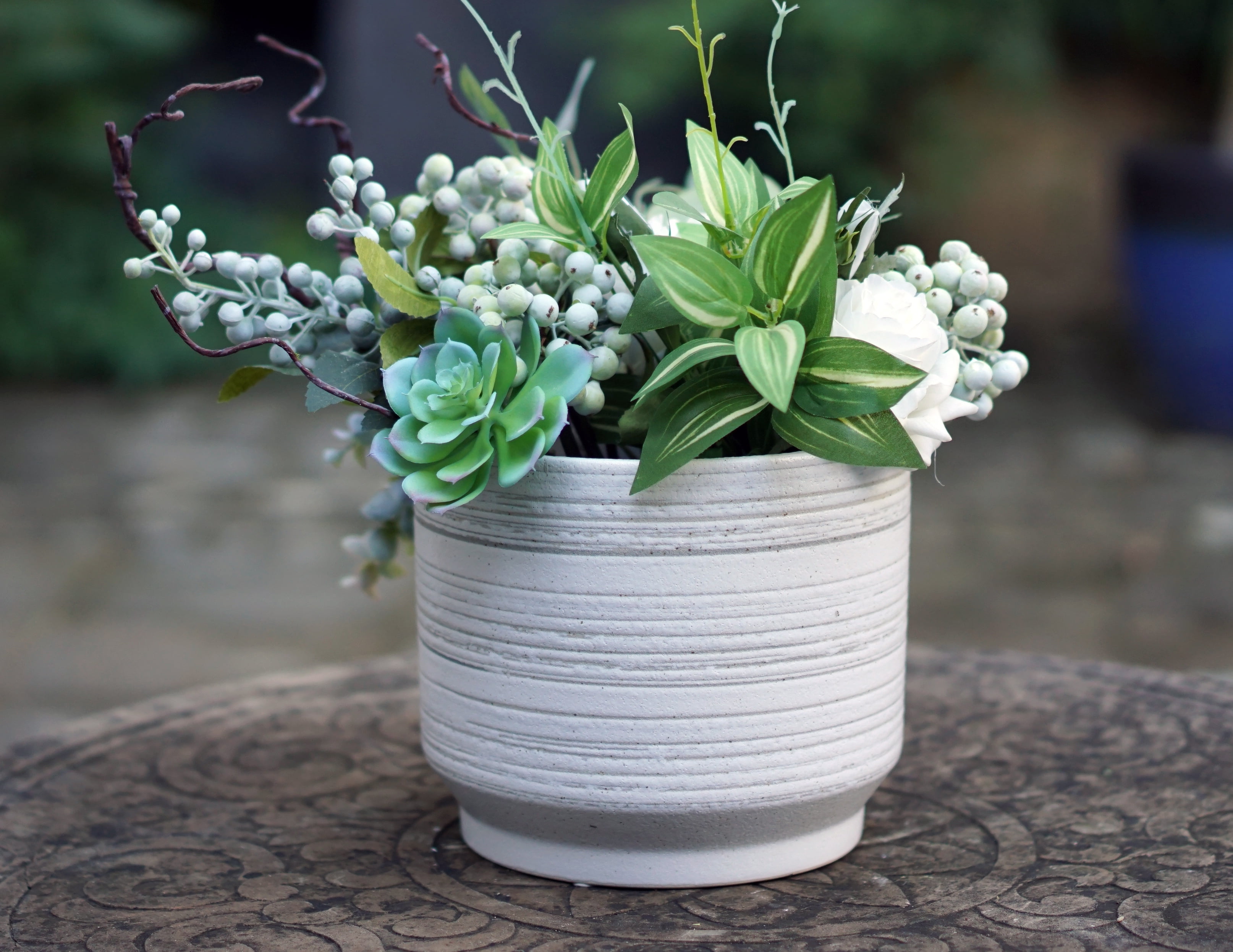 Better Homes & Gardens Teramo 3-Piece Nested Ceramic Planter Set, White
