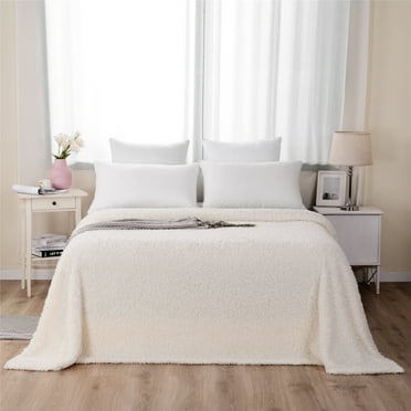 Better Homes & Gardens Luxury Velvet Plush Blanket, Twin, Red - Walmart.com