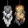 thumbnail image 4 of Pendentif Décoratif Attrape-Rêves Plume Ornement Lumineux Design en Forme de Cœur Attrape-Rêves compatible Chambre Newway, 4 of 5