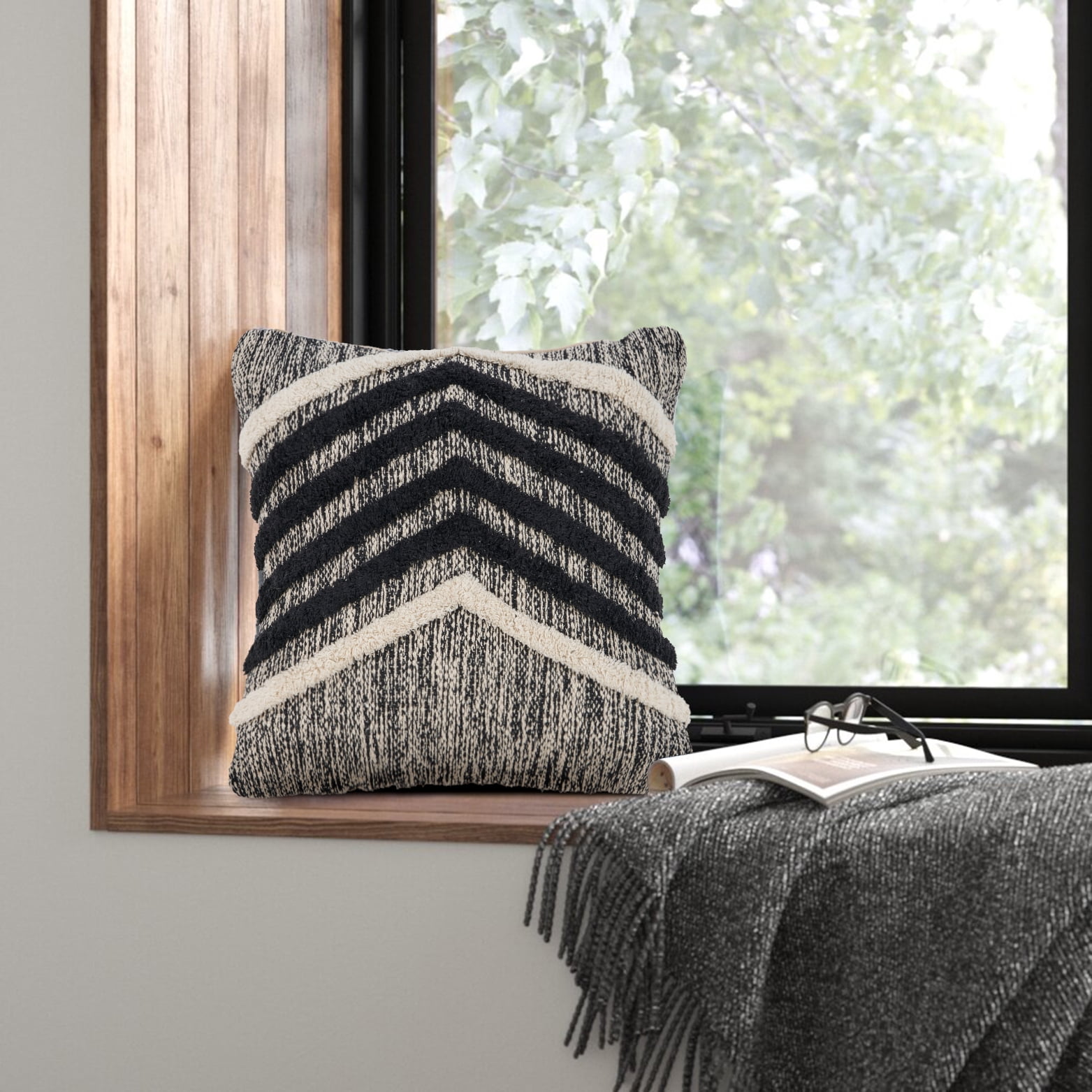 Ox Bay Faith 18" x 18" Black/Ivory Chevron Shag Cotton Adult Decorative Throw Pillow