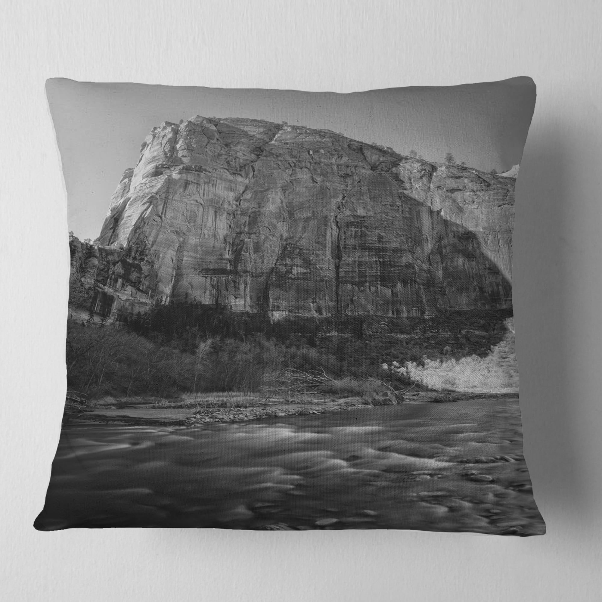 Designart Glow of Morning Dark - Landscape Photography Throw Pillow - 16x16