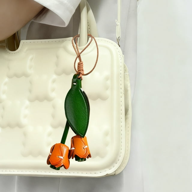 EGNMCR Advanced Sense Tanned Leather Cowhide Car Rearview Mirror Decoration Bag Pendant Keychain Decoration Artificial leather keychain