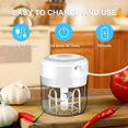 thumbnail image 4 of Picadora eléctrica inalámbrica, miniprocesador de alimentos, 250 ml, fácil de limpiar y reemplazar, licuadora eléctrica duradera para verduras y frutas, 4 of 5