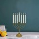 thumbnail image 3 of Candelabro de Hanukkah de hierro dorado, superficie de arena de siete cabezas, 3 of 6