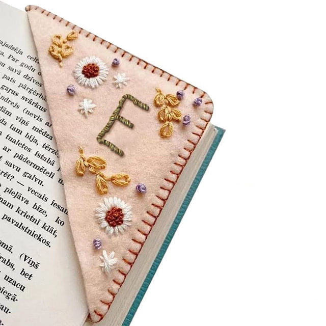 Joefnel Personalized Hand Embroidered Corner Bookmark, Hand Stitched Felt Corner Letter Bookmark, Felt Triangle Bookmark, Cute Flower Letter Embroidery Bookmarks for Book Lovers